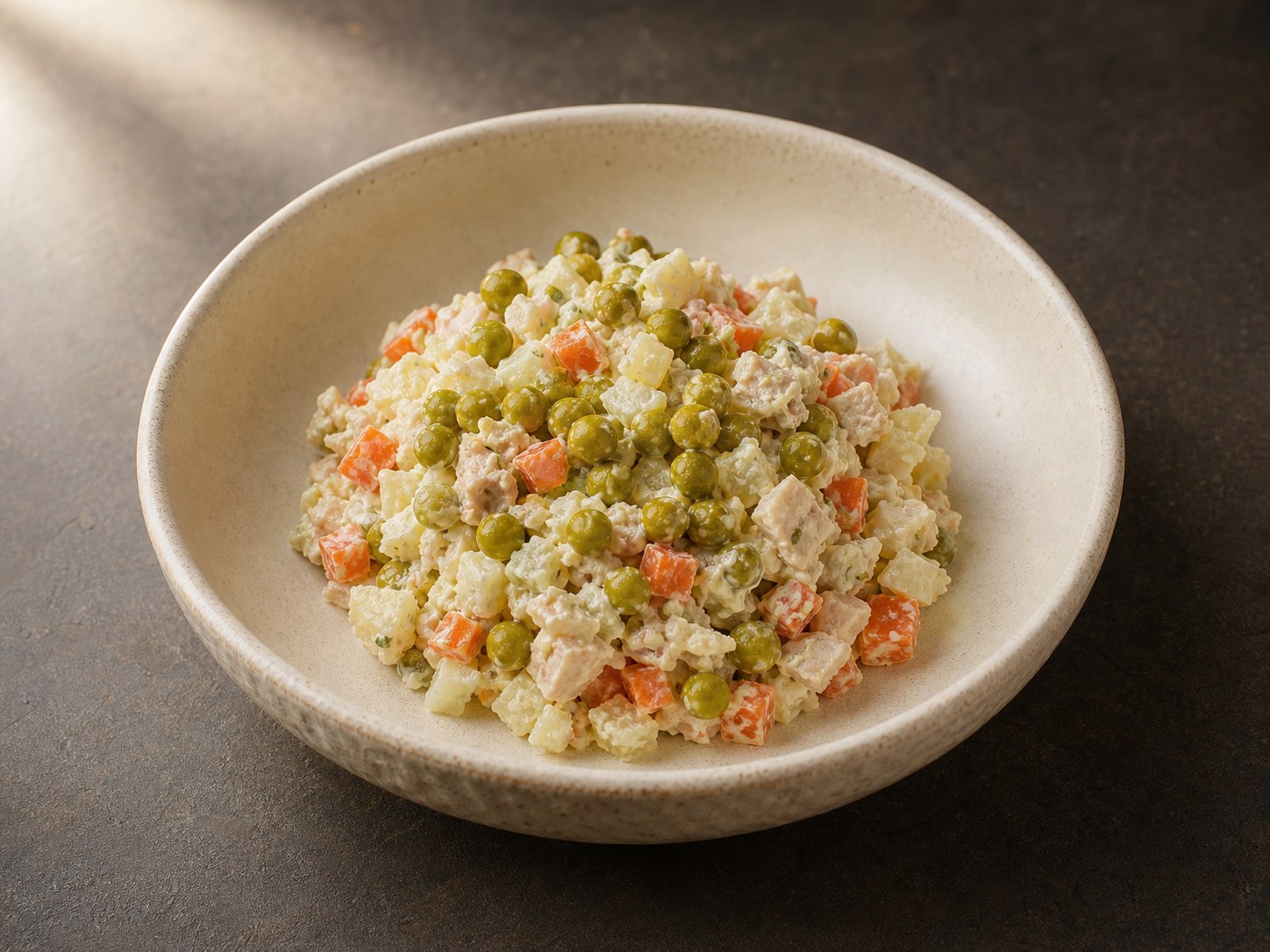 ОЛИВЬЕ С КОПЧЕНОЙ КУРИЦЕЙ
